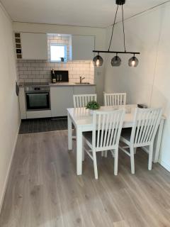 Newly renovated, near town center - Grebbestad - 6