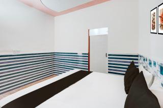 Hotel O Golden bird - Noida - 1