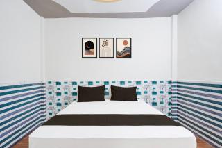 Hotel O Golden bird - Noida - 2