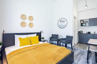 Ultra Central Mini Studio - 8