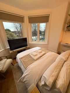 The Victorian Apartment - Surbiton - 2