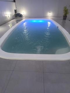 Casa de três dormitórios com piscina, 30 mt da praia - 4