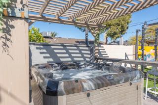 Phoenix 4 BDR Home with Gym & Hot Tub - Phoenix - 7