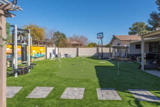Phoenix 4 BDR Home with Gym & Hot Tub - Phoenix - 5