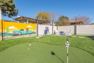 Phoenix 4 BDR Home with Gym & Hot Tub - Phoenix - 2
