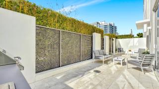 Tiffany Tides - Resort-Style Beach Townhome - Gym, Rooftop Pool and Sauna - Fort Lauderdale - 3