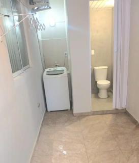 Casa de três dormitórios com piscina, 30 mt da praia - 1