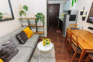 Urban Charm Cozy Meet 60 Air Swim Gym Park 300Mb - Manila - 0