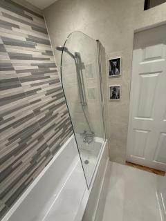 The Victorian Apartment - Surbiton - 9