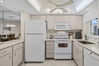 Private Balcony & Community Pool - TLC Beach Escapes - Roelens - Fort Myers Beach - 6