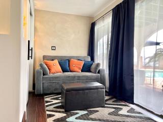 Private Bedroom & Bathroom Grove, Pool & City View - Oceanside - 5