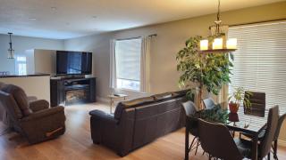 Family Friendly 3 Bedroom Unit - Close to Downtown Kingston! - Kingston - 3