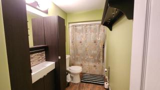 Family Friendly 3 Bedroom Unit - Close to Downtown Kingston! - Kingston - 6