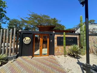 Casa Aura: Beachfront Premium Hostel - Tamarindo - 9