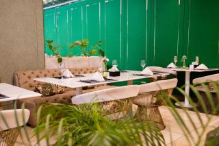 Number One Oxford Street Hotel & Suites - Accra - 3
