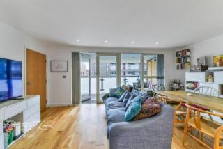 Spacious 2 Bedroom Apartment with Balcony - Londra - 1