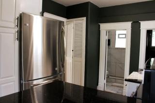 Charming Downtown Cottage with Parking & Full Kitchen - 7