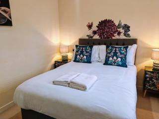 Dakota 2Bed - AwayOnBusiness - 6