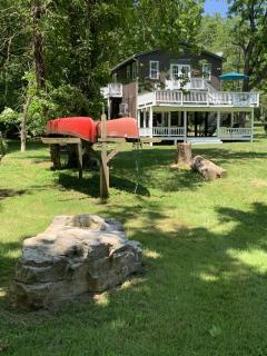 Bear Valley - Riverfront, Starlink WiFi & Hot Tub - 1