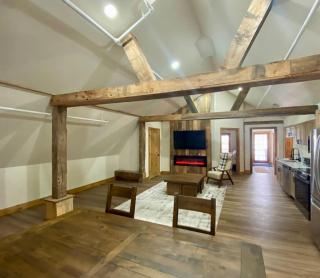 Luxury Rustic Unit - 201 - Wilmington - 8