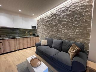 Apartamento colgante al río con vistas al puente - 4