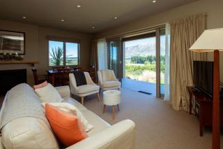 Villa 206 - Front Row Golf Views, Terrace Downs - Windwhistle - 1