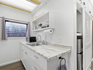 Kona Paradise Apartment with Pool - Kailua-Kona - 7