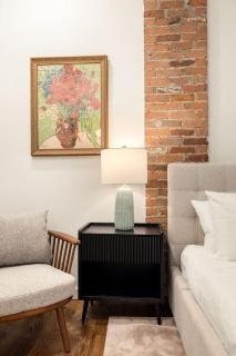 Walk to ALL - Washington Park - Gorgeous 2BR Condo - 7