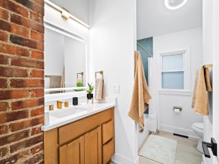 158th St, Cleveland, Oh - Cleveland - 1