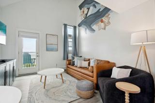 Private Balcony Newly Renovated Ocean Views - Hampton - 9