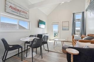 Private Balcony Newly Renovated Ocean Views - Hampton - 1
