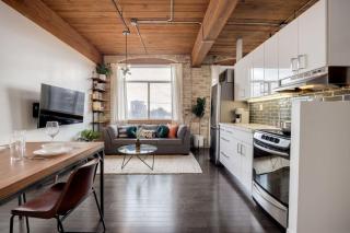 Downtown 1BR Modern Condo - Toronto - 9