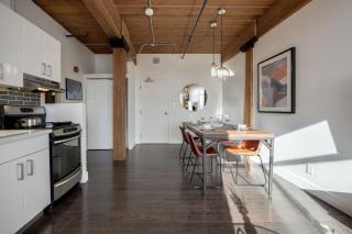 Downtown 1BR Modern Condo - Toronto - 2