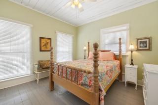 Historic Island Hotel - Cedar Key - 0