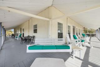 Historic Island Hotel - Cedar Key - 1