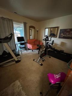 2 Bedroom Private 1500ft Hot Tub Sauna Gym - 2
