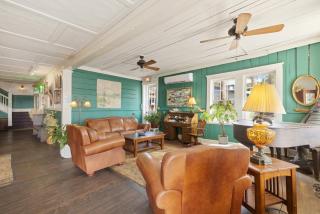 Cedar Keys Island Hotel in downtown - Cedar Key - 2