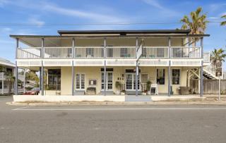 Cedar Keys Island Hotel in downtown - 8