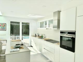 Four Bedroom Las Acacias Villa with Private Pool - Atamaría - 3