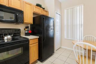 Spacious Regal Oaks Retreat - Steps to the Pool - 2