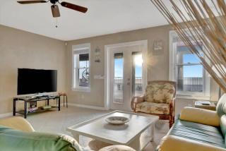 Stones Throw Beachfront Family Suite #3 VIEWS - Clearwater Beach - 7