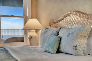 Stones Throw Beachfront Family Suite #3 VIEWS - Clearwater Beach - 4