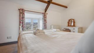 Private Getaway - Rural Charm - 6