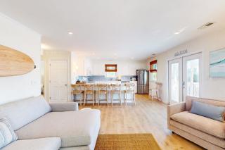 The Go Fish Cottage - 8