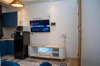 1 BDRM condo pool gym Kileleshwa, Nairobi Kenya - 1