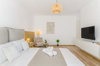 Adara Suite with Parking -Tractoru Coresi - Brasov - 9