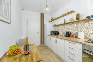Adara Suite with Parking -Tractoru Coresi - 3