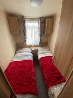 Eastgate - C10 - On fantasy Island, central heating, pet friendly - Meadow Lakes Caravan & Lodge Hire - Ingoldmells - 3