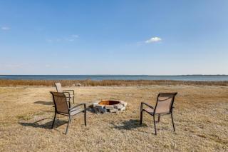 11 Mi to Chincoteague Atlantic Home with Decks! - - 0