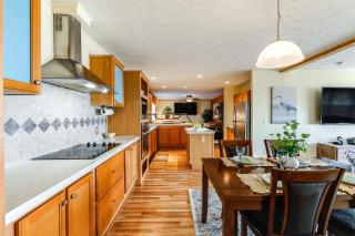 11 Mi to Chincoteague Atlantic Home with Decks! - - 5